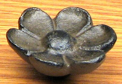 Cupped Flower Drawer Pull Rust Set/6